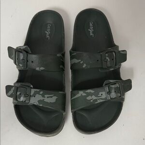 Cat & Jack Camouflage Rubber Double Buckle Sandals Sz 4